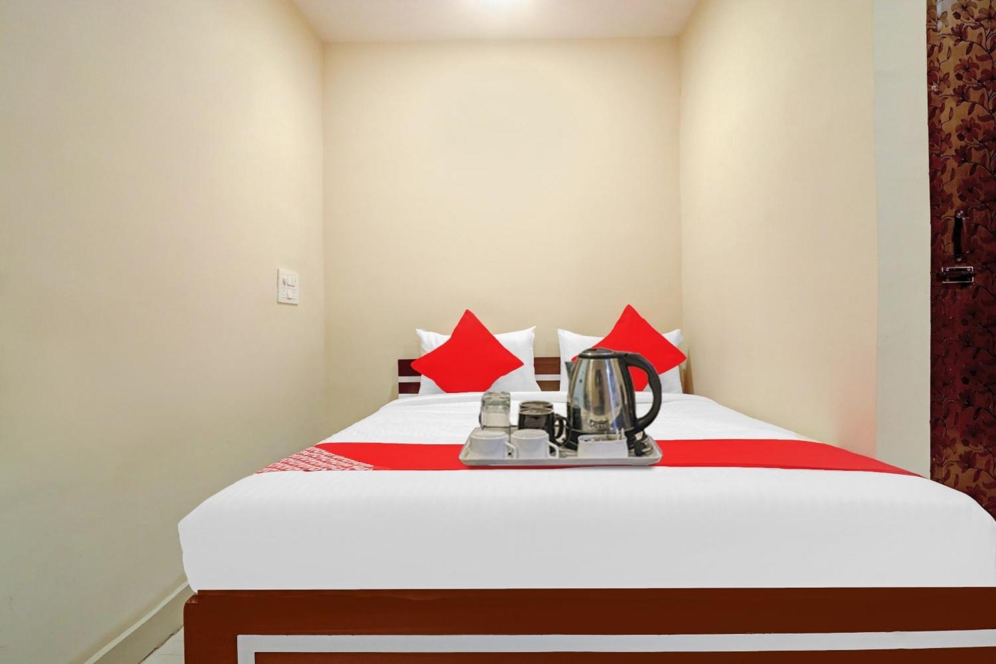Hotel O Aayush Stay Inn Hyderabad Exterior foto
