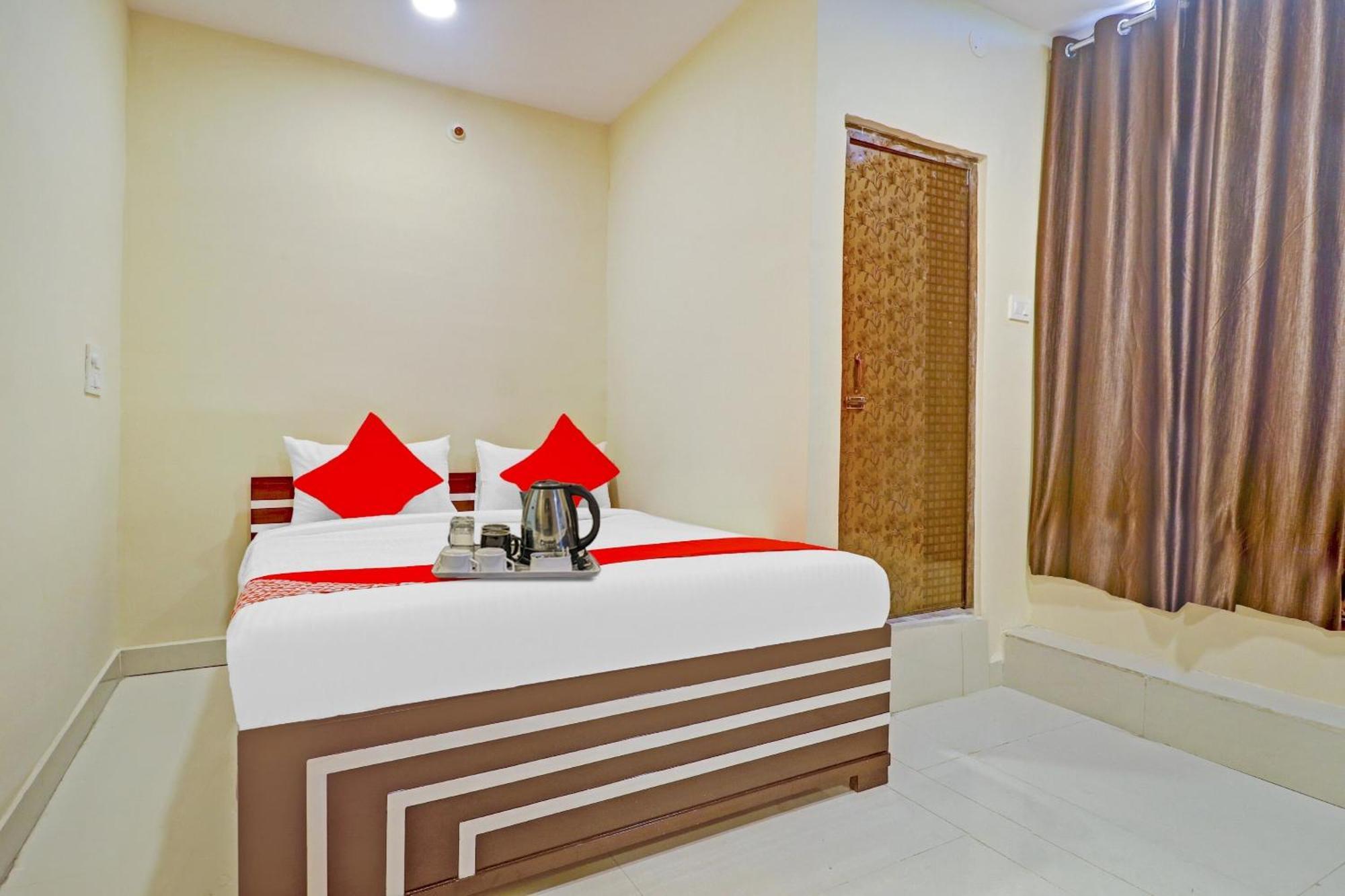 Hotel O Aayush Stay Inn Hyderabad Exterior foto