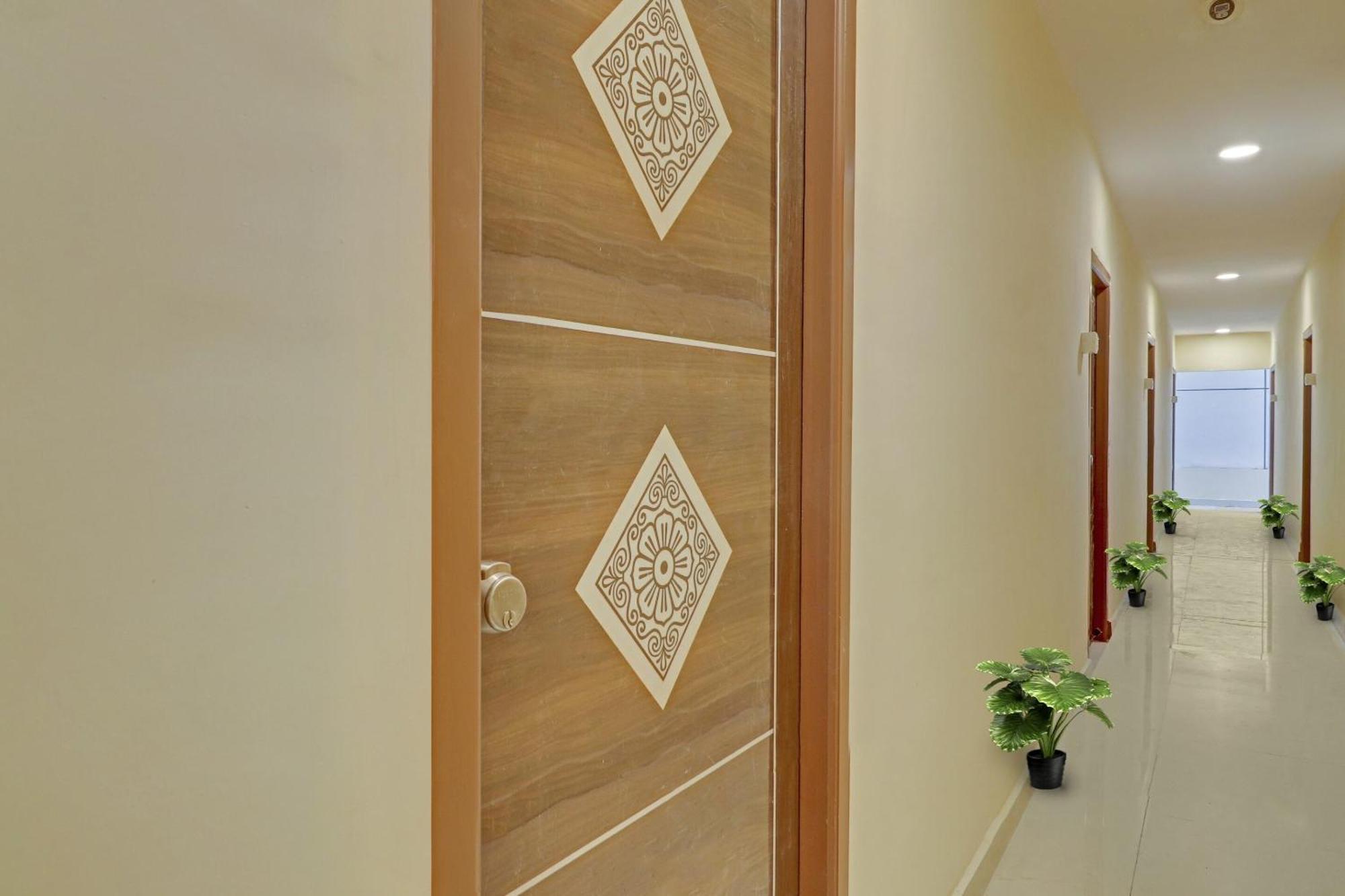 Hotel O Aayush Stay Inn Hyderabad Exterior foto